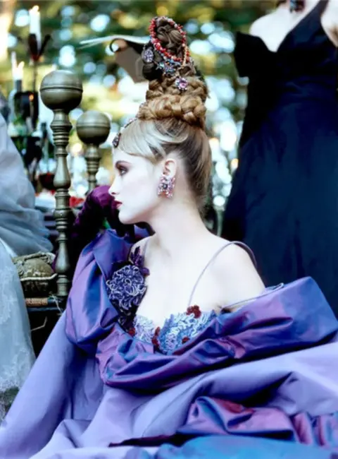 Trish Goff – Vogue US December 1996