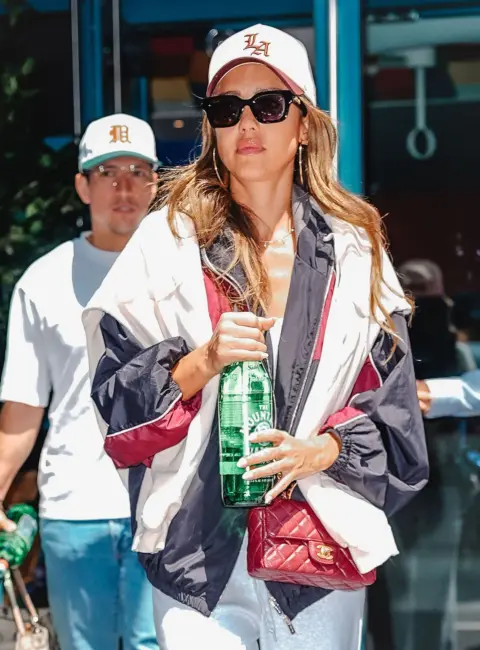 Jessica Alba Embodying LA Style in the Streets of New York City 08-12-2025