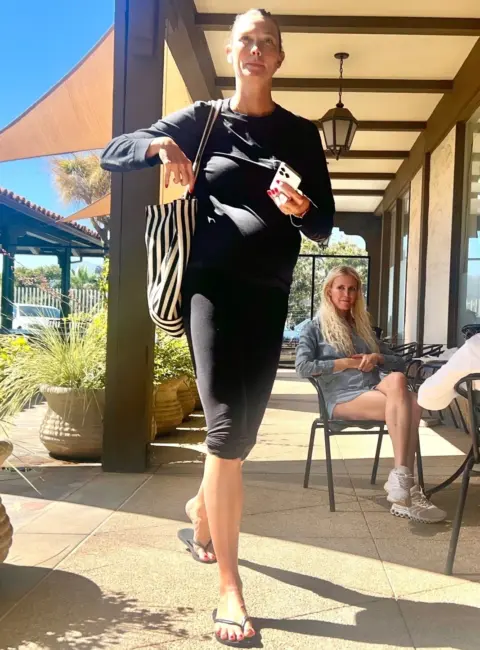 Karlie Kloss Spotted Outside a Pedicure Appointment in Malibu 08-07-2025