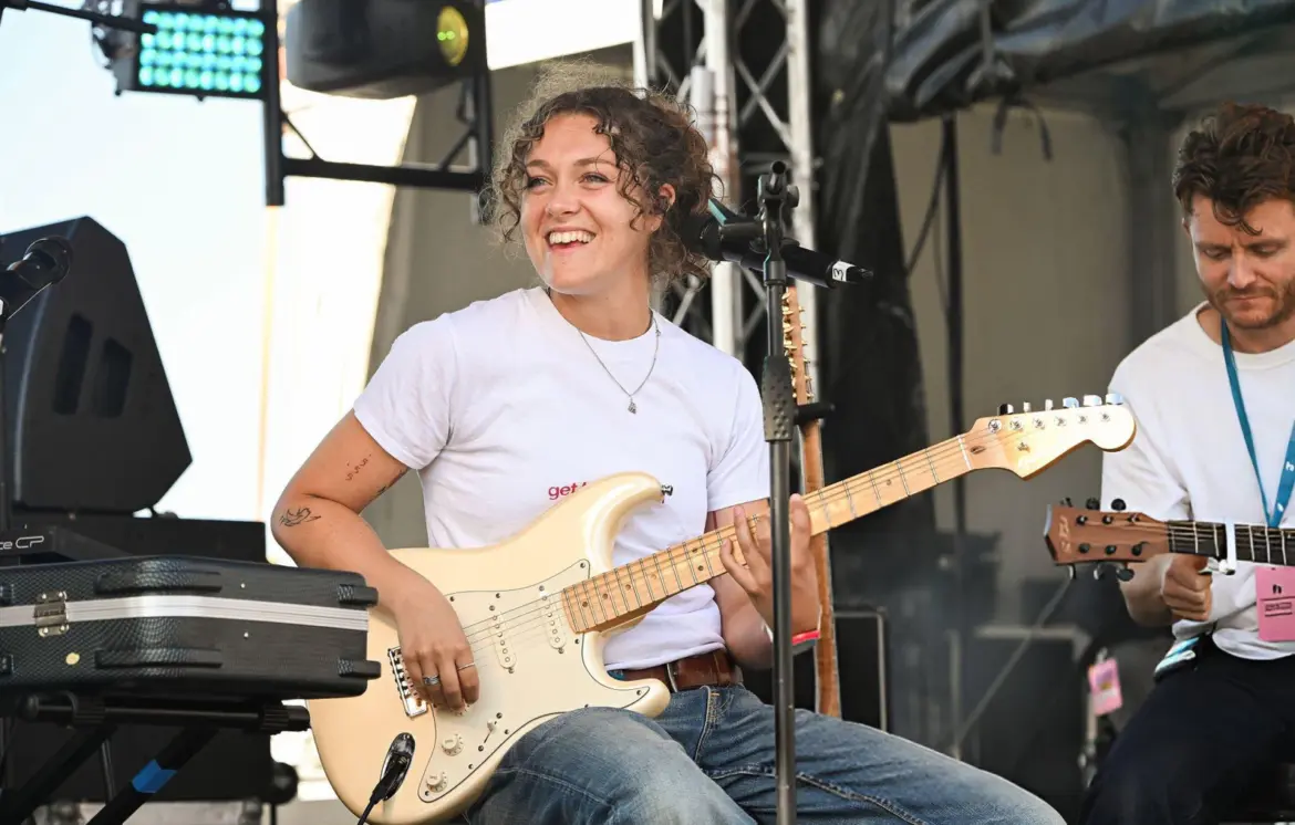 Polly Money – Performs Onstage During Boardmasters Festival at Watergate Bay in Newquay, England 08-10-2025