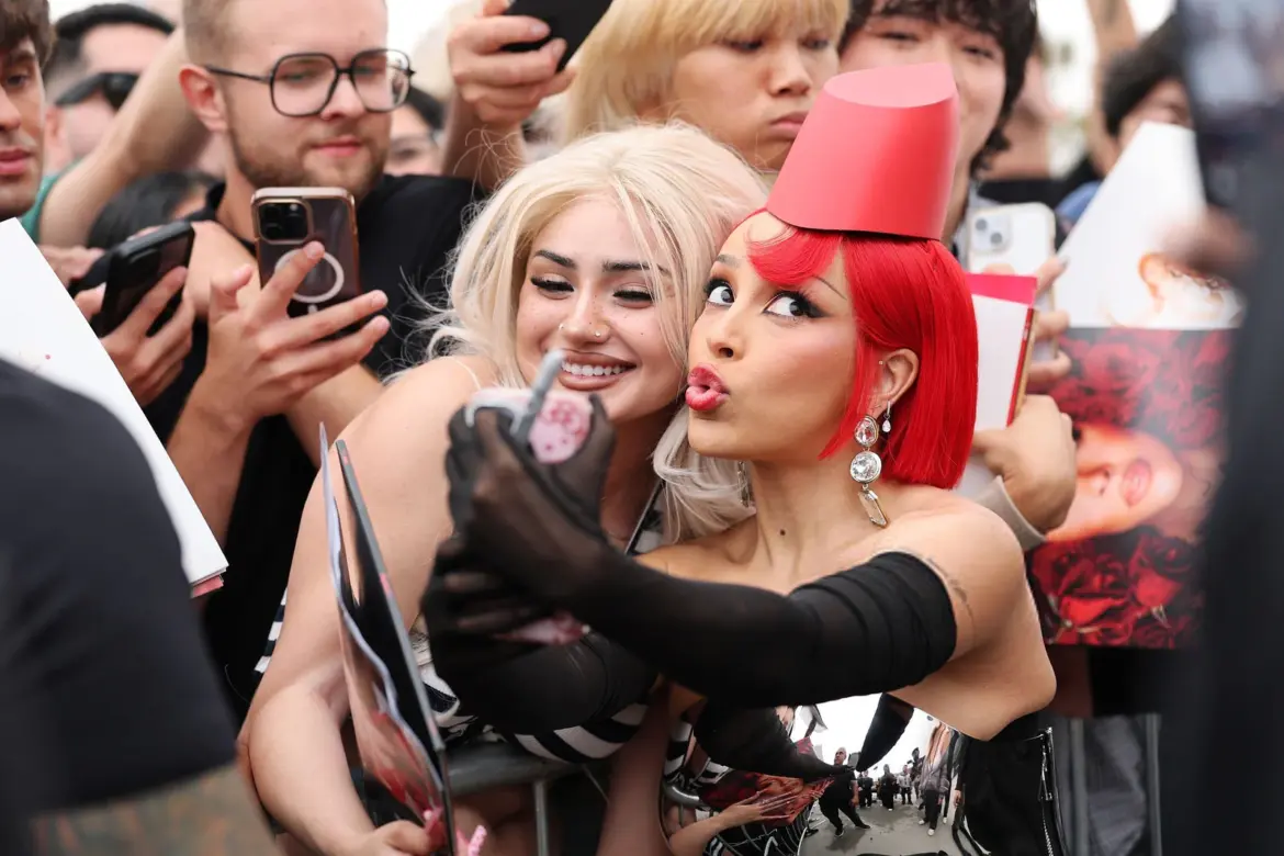 Doja Cat Joins Fans at Glendale Galleria for Match Day Celebration 09-27-2025