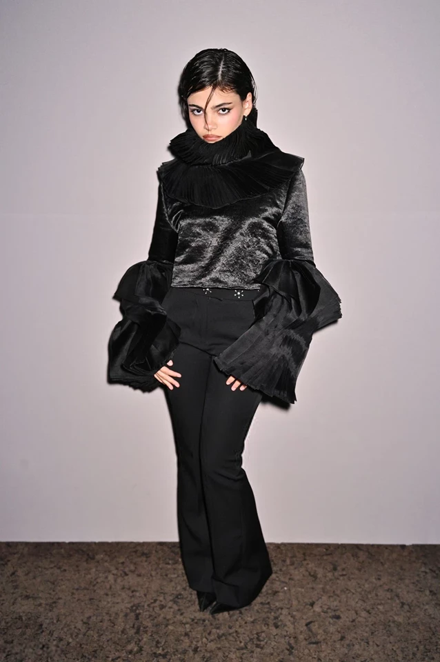 Ariana Greenblatt – McQueen Show as Part of Spring/Summer 2026 Paris Fashion Week in Paris, France 10-03-2025