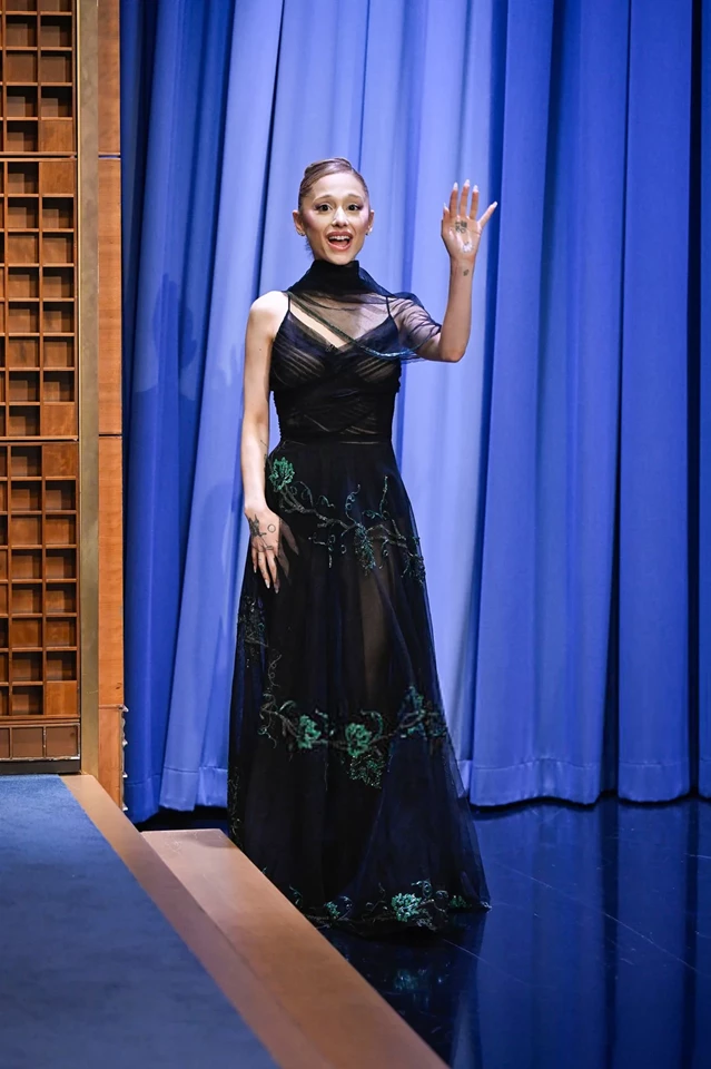 Ariana Grande – Tonight Show Starring Jimmy Fallon 11-18-2025