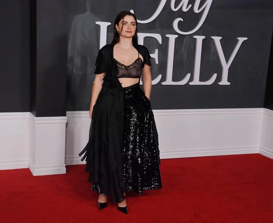 Eve Hewson – Attends the Premiere of Netflix’s Dramatic Comedy ‘Jay Kelly’ at the Egyptian Theatre, Los Angeles, California 11-11-2025
