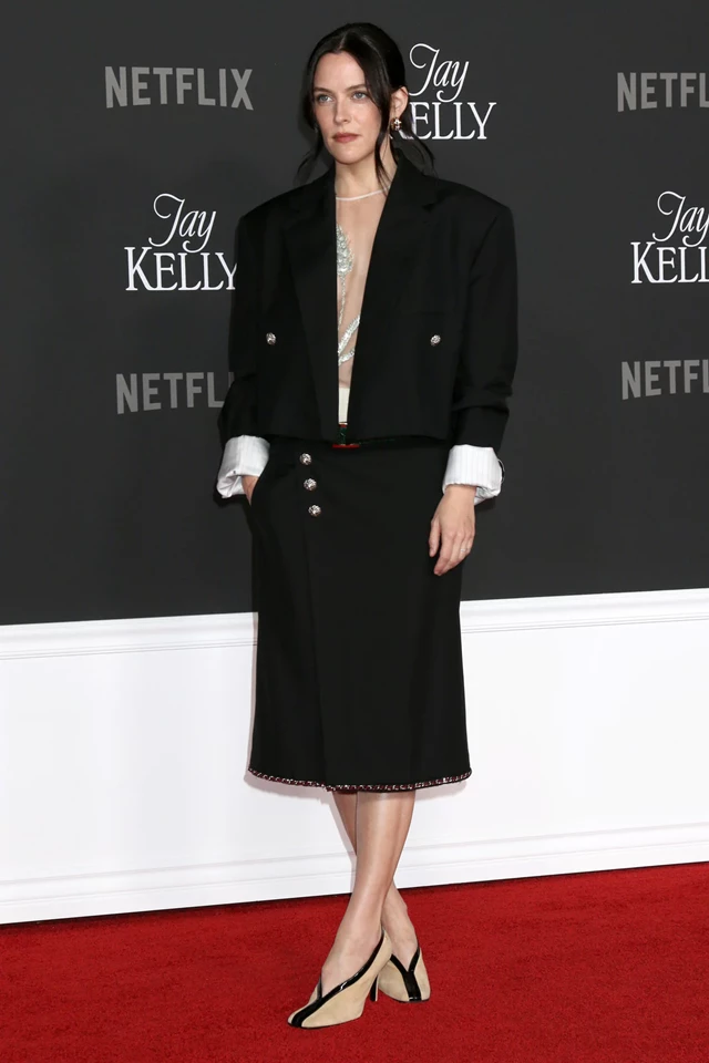 Riley Keough – Attends the Premiere of Netflix’s Dramatic Comedy ‘Jay Kelly’ at the Egyptian Theatre, Los Angeles, California 11-11-2025
